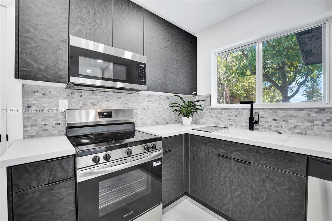 For Sale: $579,900 (4 beds, 3 baths, 1584 Square Feet)