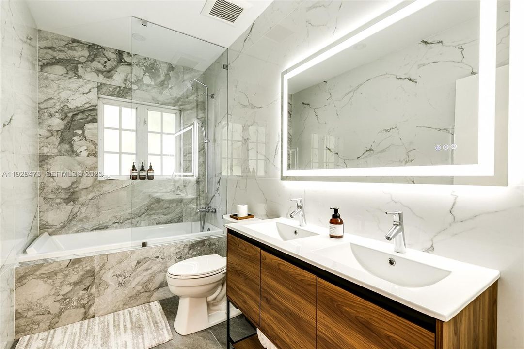 En Venta: $5,900,000 (5 camas, 5 baños, 4711 Pies cuadrados)