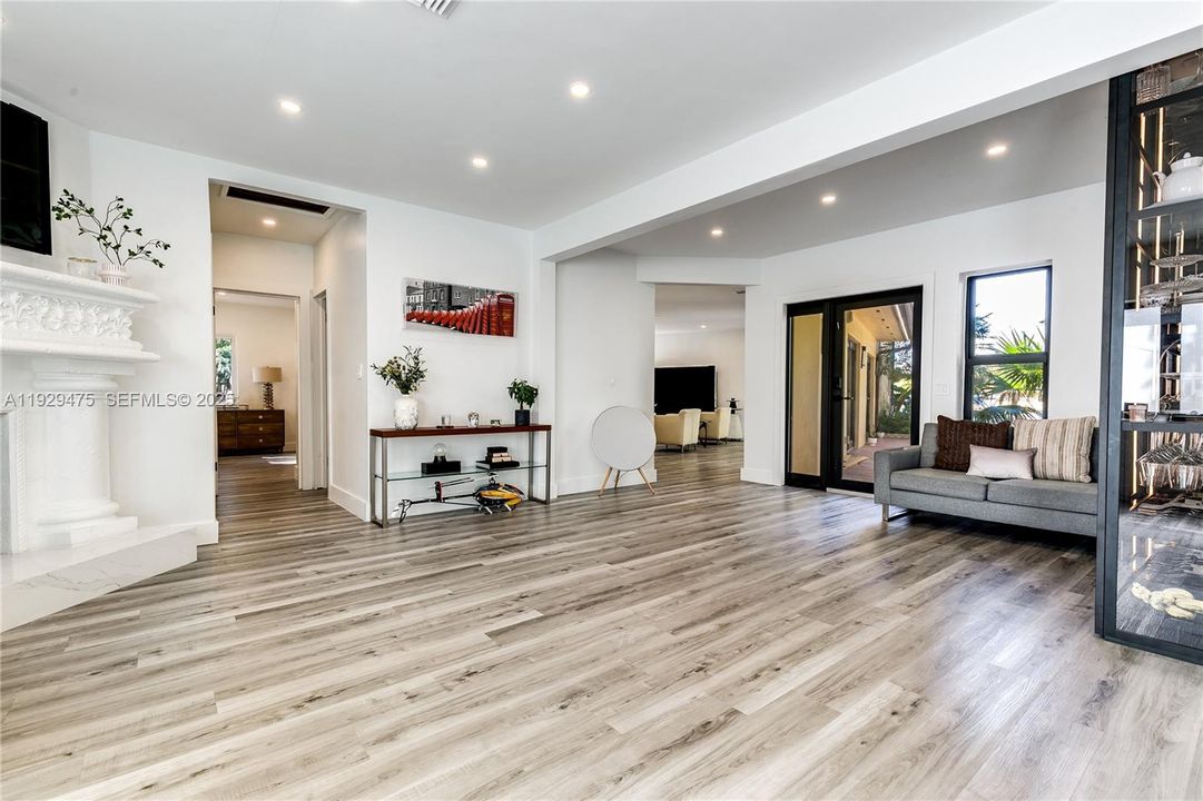 En Venta: $5,900,000 (5 camas, 5 baños, 4711 Pies cuadrados)