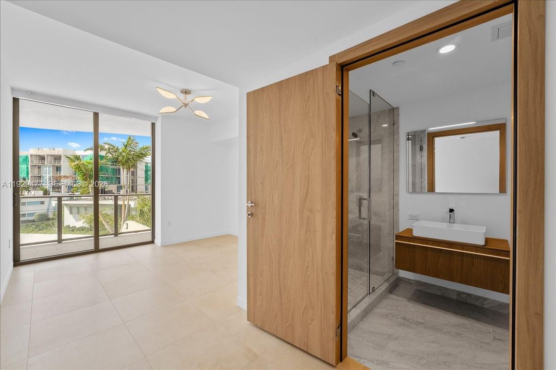 For Sale: $4,295,000 (3 beds, 4 baths, 3075 Square Feet)