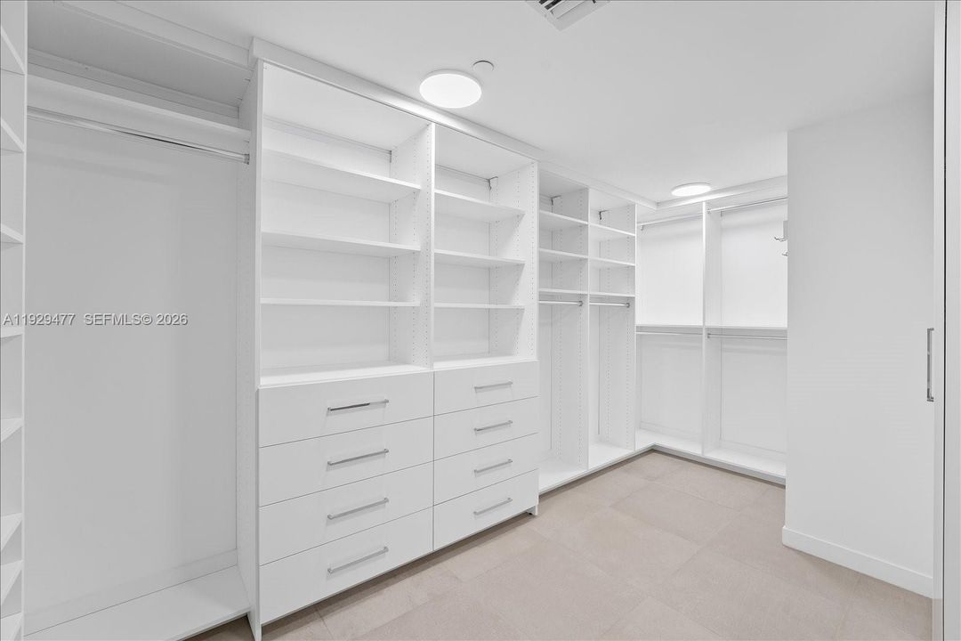 For Sale: $4,295,000 (3 beds, 4 baths, 3075 Square Feet)