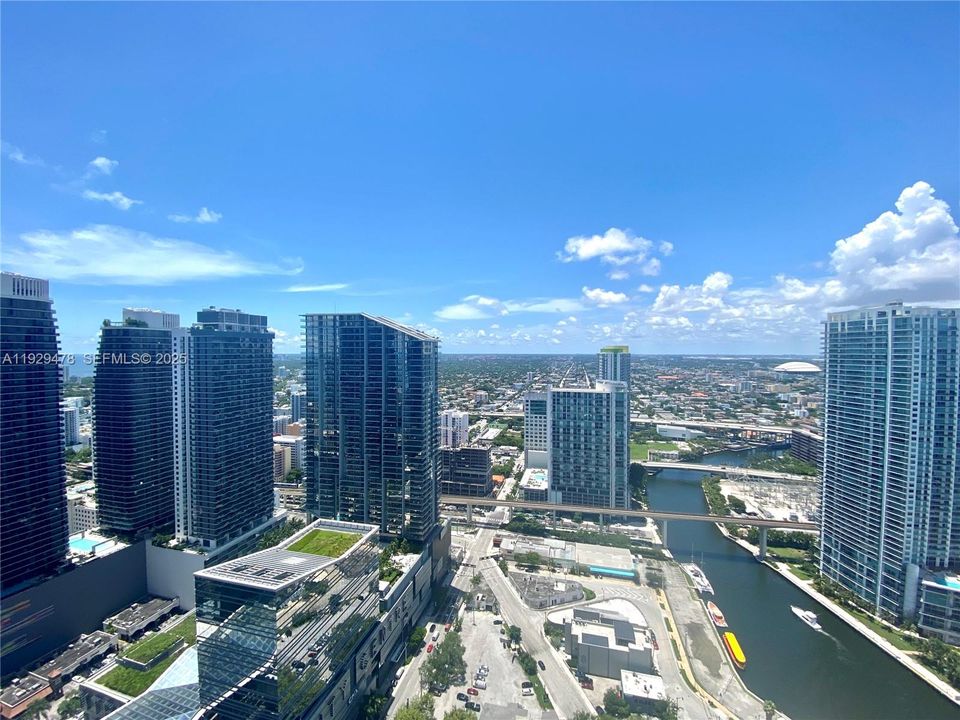 待售: $789,000 (1 贝兹, 1 浴室, 976 平方英尺)