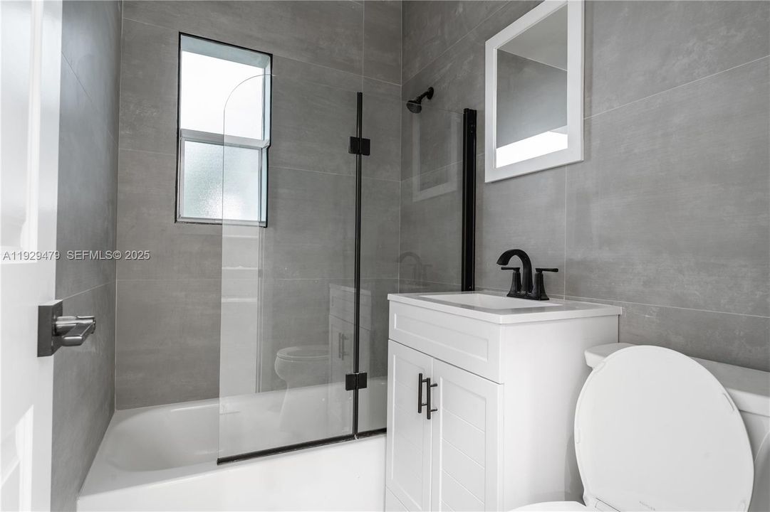 For Sale: $439,000 (3 beds, 2 baths, 1226 Square Feet)