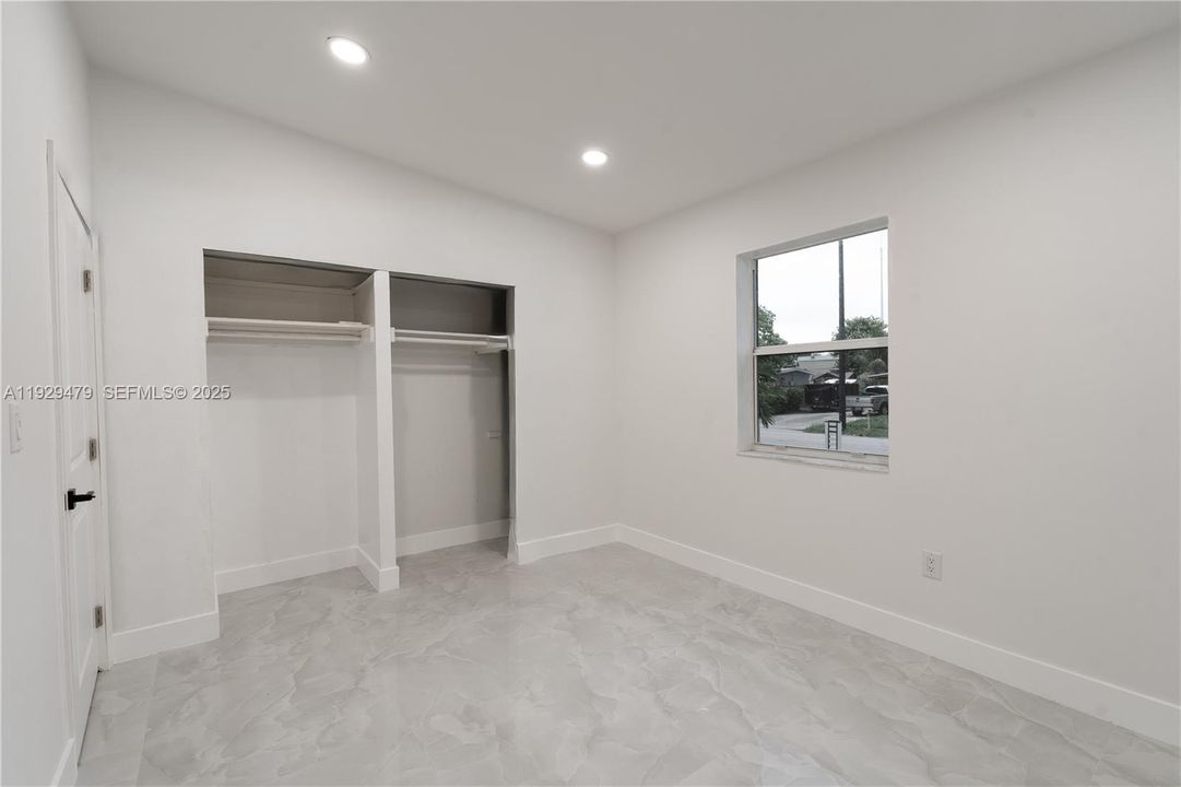 For Sale: $439,000 (3 beds, 2 baths, 1226 Square Feet)