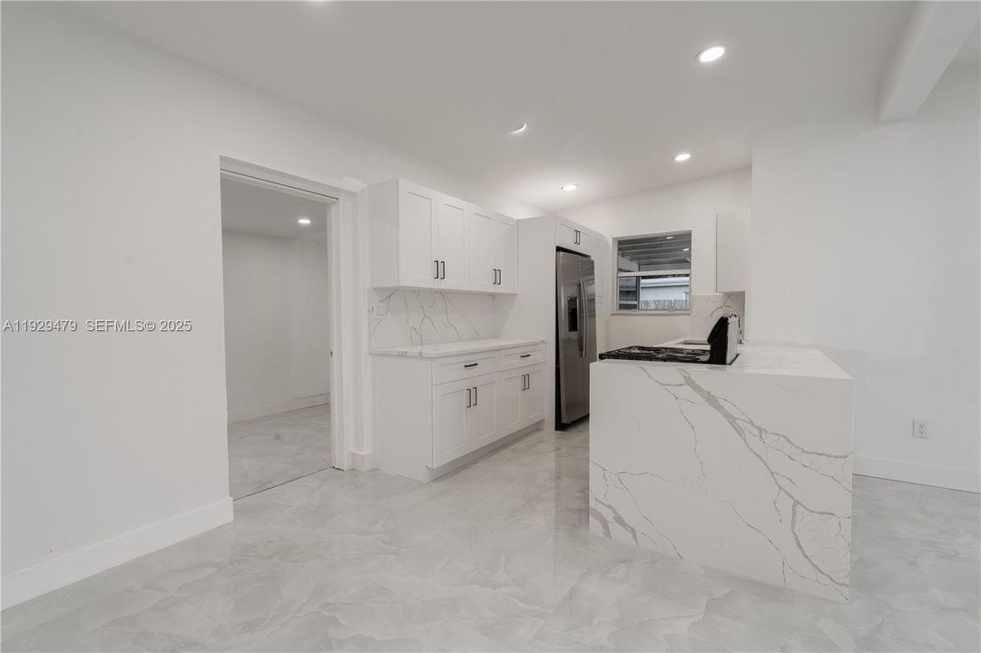 For Sale: $439,000 (3 beds, 2 baths, 1226 Square Feet)