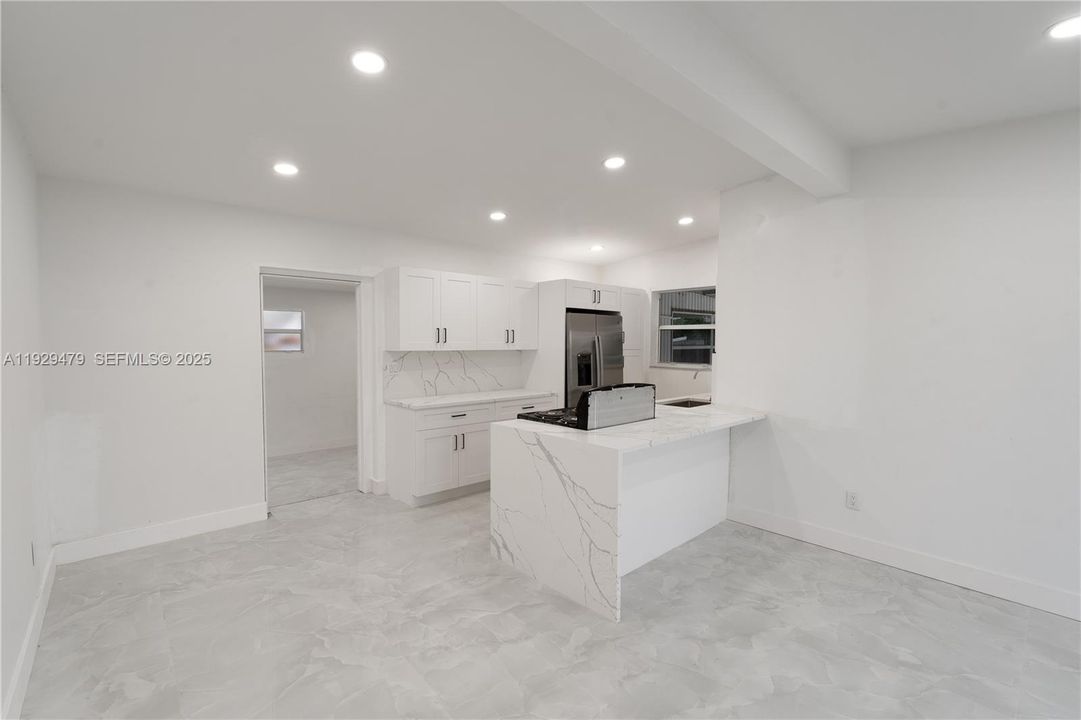 For Sale: $439,000 (3 beds, 2 baths, 1226 Square Feet)