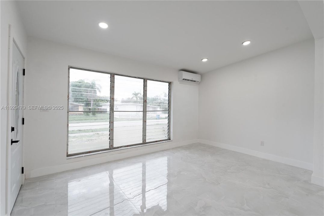 For Sale: $439,000 (3 beds, 2 baths, 1226 Square Feet)