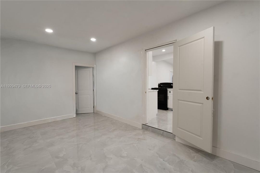 For Sale: $439,000 (3 beds, 2 baths, 1226 Square Feet)