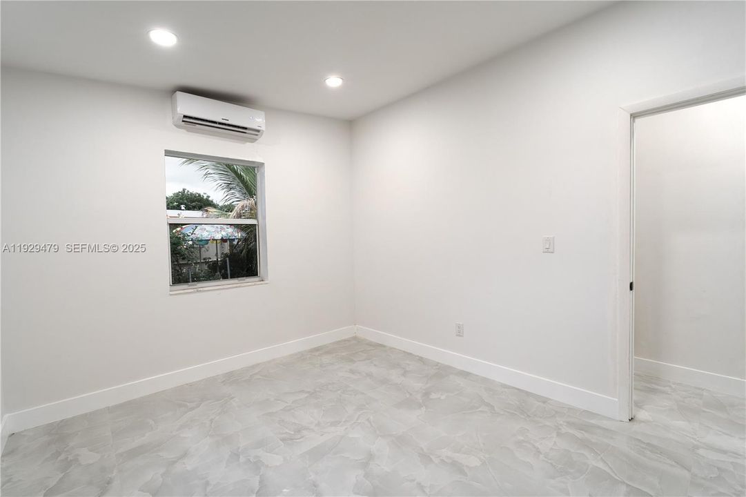 For Sale: $439,000 (3 beds, 2 baths, 1226 Square Feet)