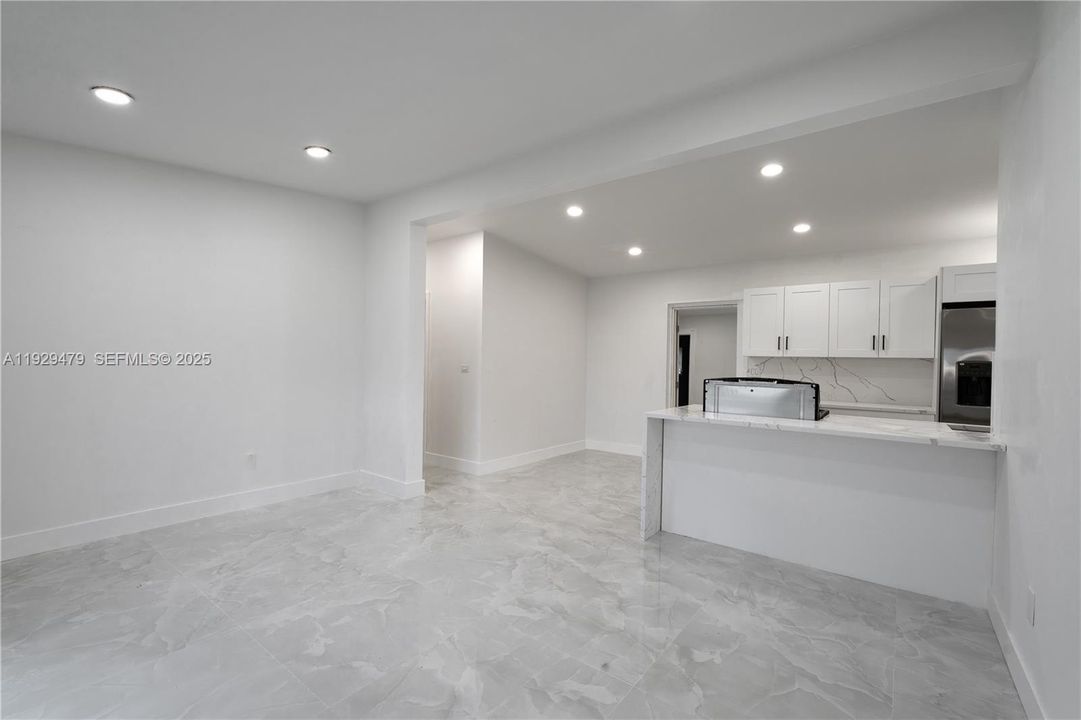 For Sale: $439,000 (3 beds, 2 baths, 1226 Square Feet)