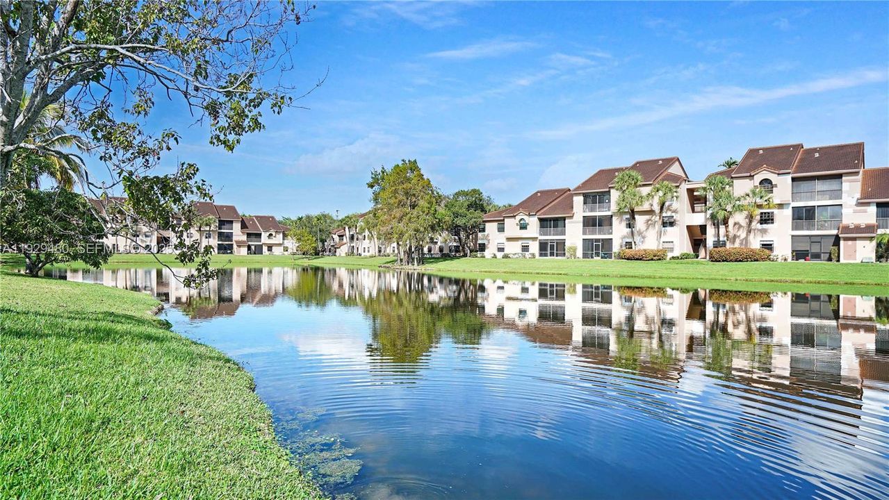 For Sale: $560,000 (3 beds, 2 baths, 1484 Square Feet)