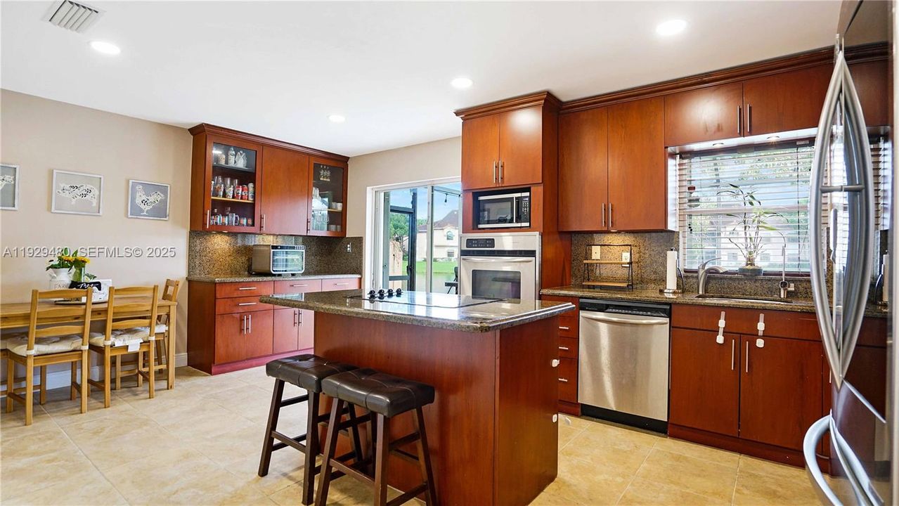 For Sale: $560,000 (3 beds, 2 baths, 1484 Square Feet)