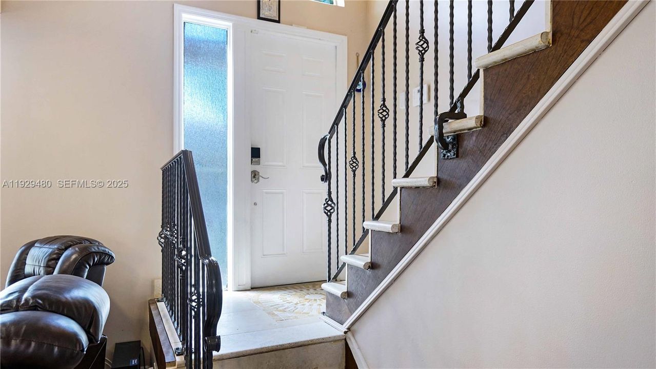 For Sale: $560,000 (3 beds, 2 baths, 1484 Square Feet)