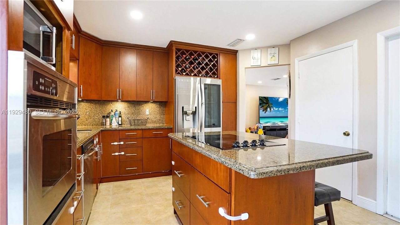 For Sale: $560,000 (3 beds, 2 baths, 1484 Square Feet)