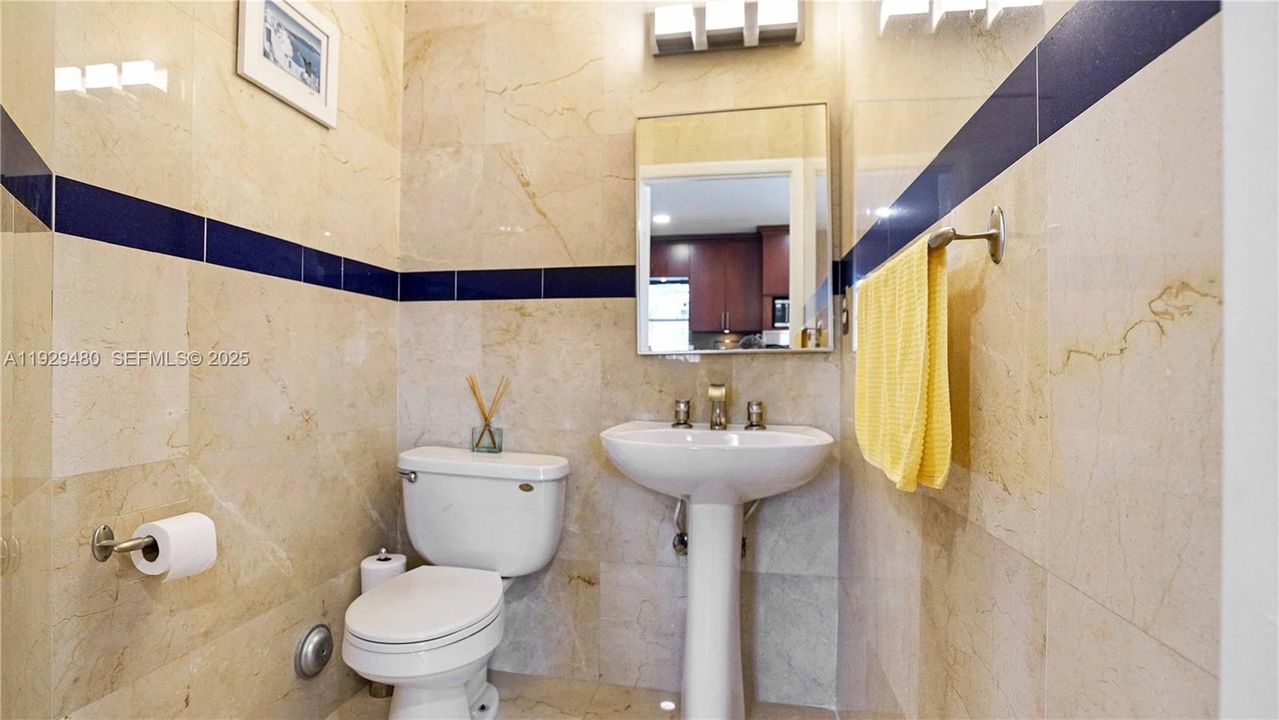 For Sale: $560,000 (3 beds, 2 baths, 1484 Square Feet)