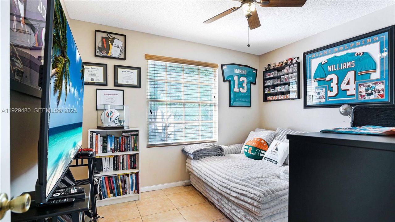 For Sale: $560,000 (3 beds, 2 baths, 1484 Square Feet)