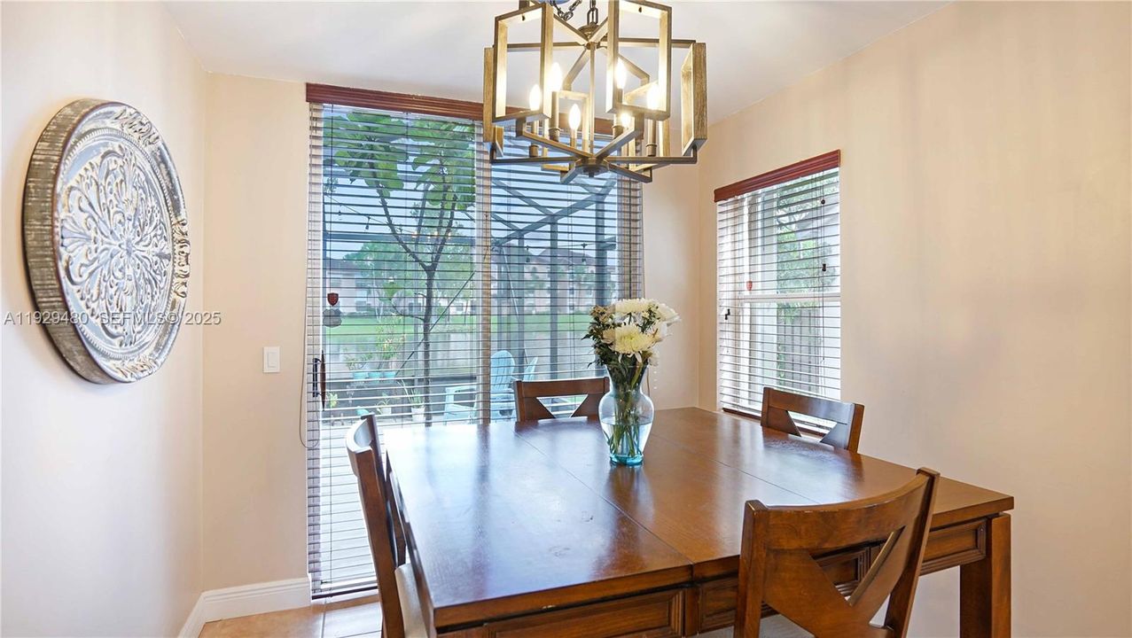 For Sale: $560,000 (3 beds, 2 baths, 1484 Square Feet)