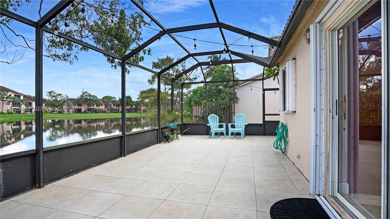 For Sale: $560,000 (3 beds, 2 baths, 1484 Square Feet)