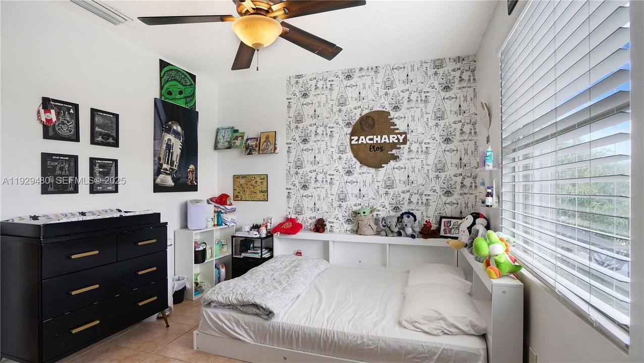 For Sale: $560,000 (3 beds, 2 baths, 1484 Square Feet)