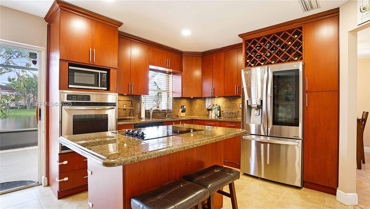 For Sale: $560,000 (3 beds, 2 baths, 1484 Square Feet)