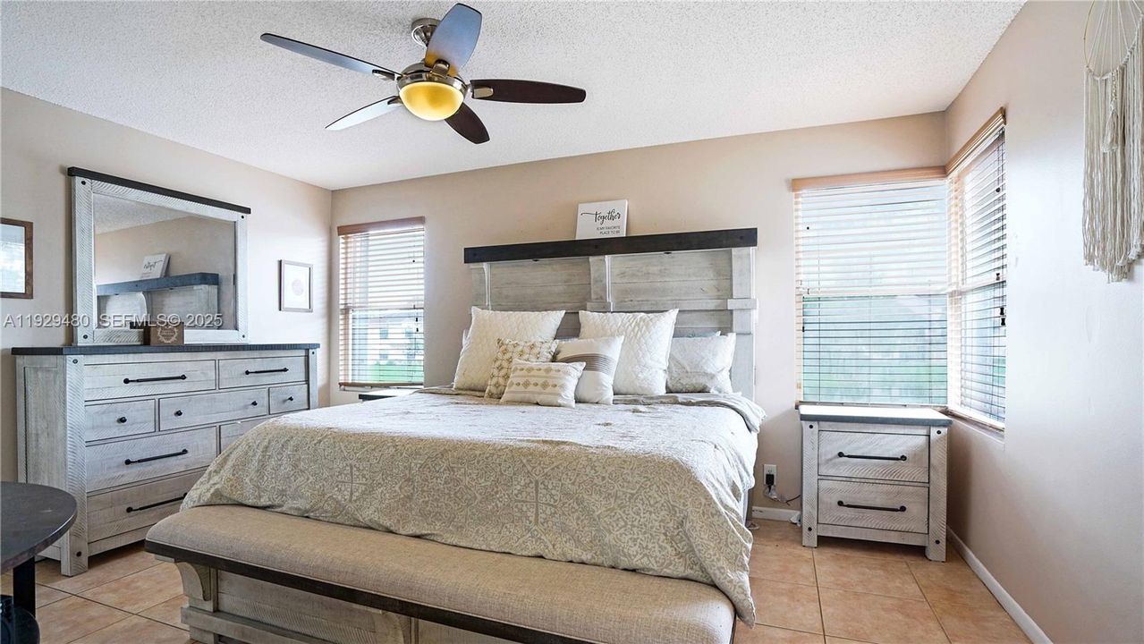 For Sale: $560,000 (3 beds, 2 baths, 1484 Square Feet)