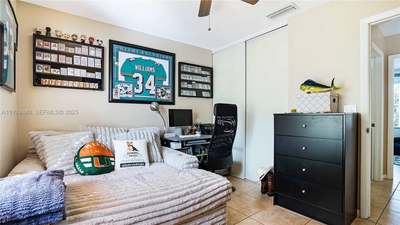 For Sale: $560,000 (3 beds, 2 baths, 1484 Square Feet)