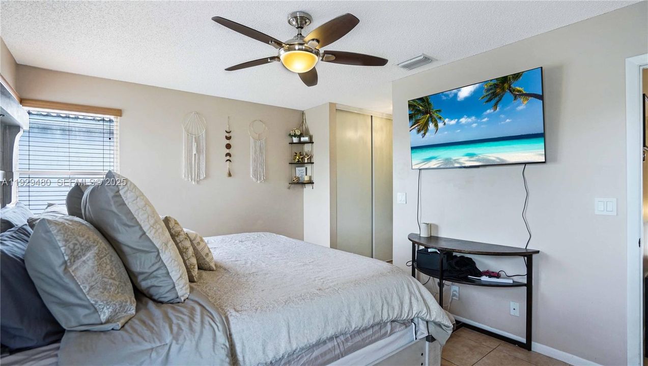 For Sale: $560,000 (3 beds, 2 baths, 1484 Square Feet)