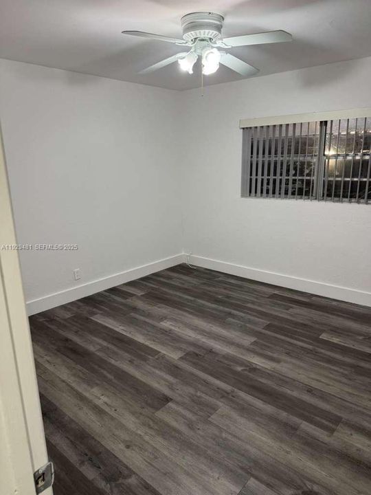 待售: $184,900 (2 贝兹, 1 浴室, 938 平方英尺)