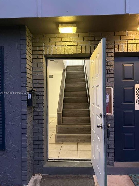 待售: $184,900 (2 贝兹, 1 浴室, 938 平方英尺)