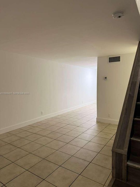 待售: $184,900 (2 贝兹, 1 浴室, 938 平方英尺)