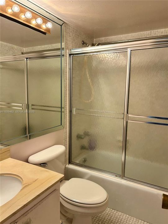 出租: $2,175 (1 贝兹, 1 浴室, 870 平方英尺)