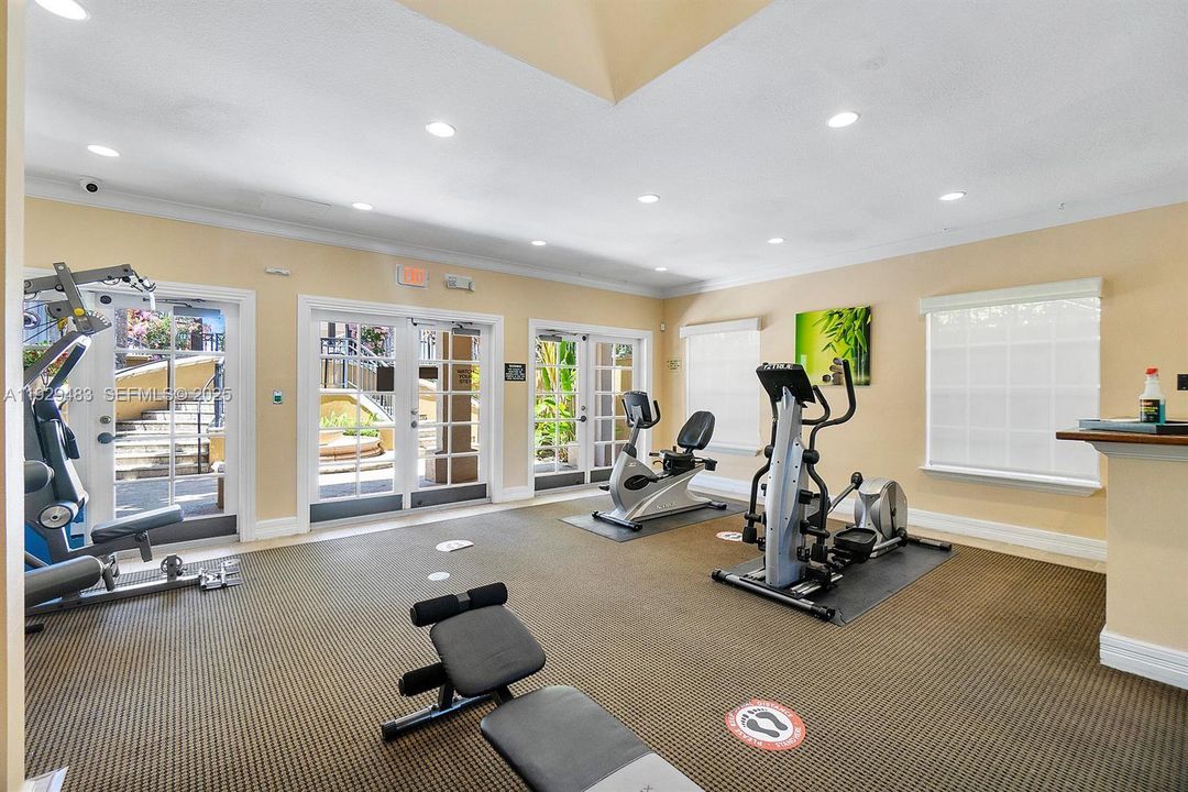 En Venta: $425,365 (2 camas, 2 baños, 1316 Pies cuadrados)