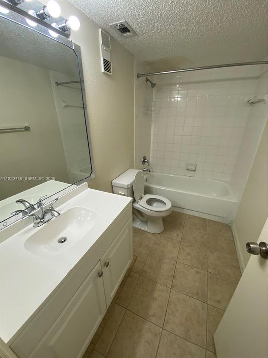 For Rent: $1,900 (2 beds, 2 baths, 1057 Square Feet)