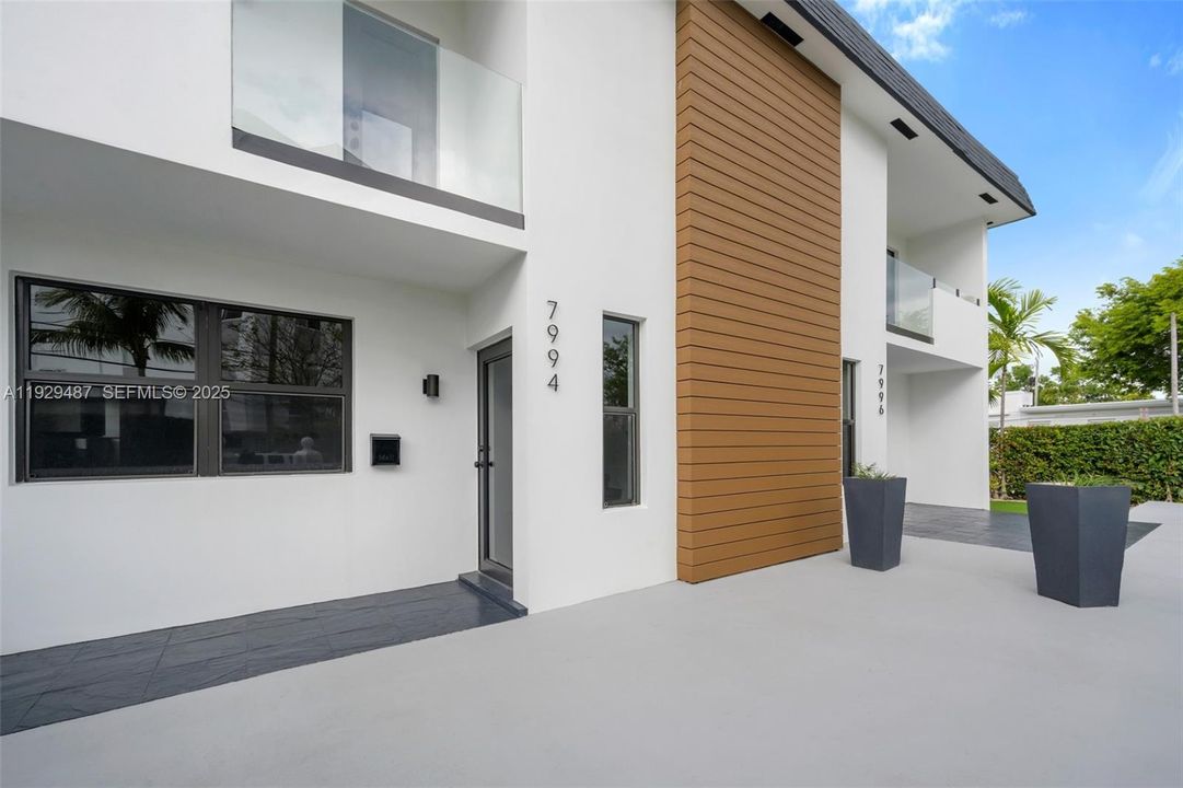 For Rent: $5,500 (4 beds, 3 baths, 1820 Square Feet)