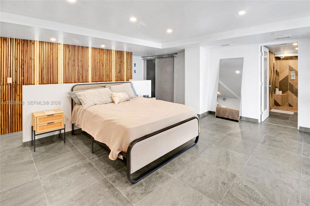 For Sale: $598,880 (1 beds, 1 baths, 961 Square Feet)