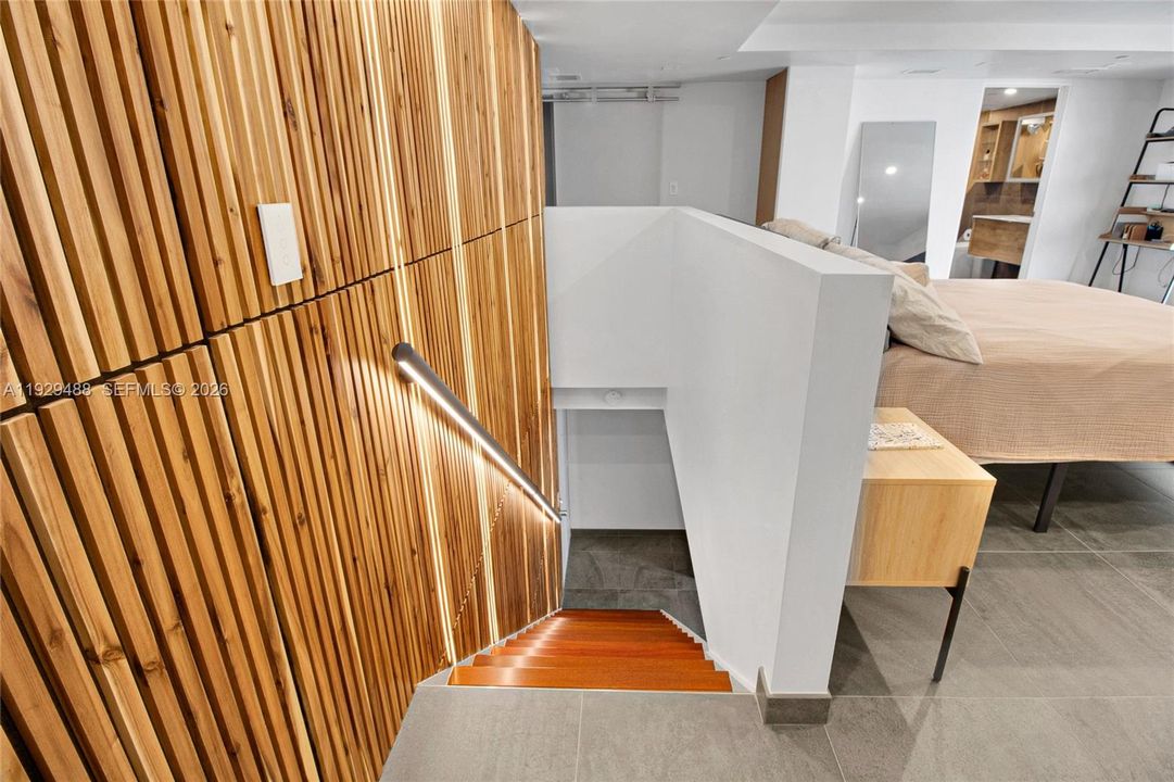 For Sale: $598,880 (1 beds, 1 baths, 961 Square Feet)