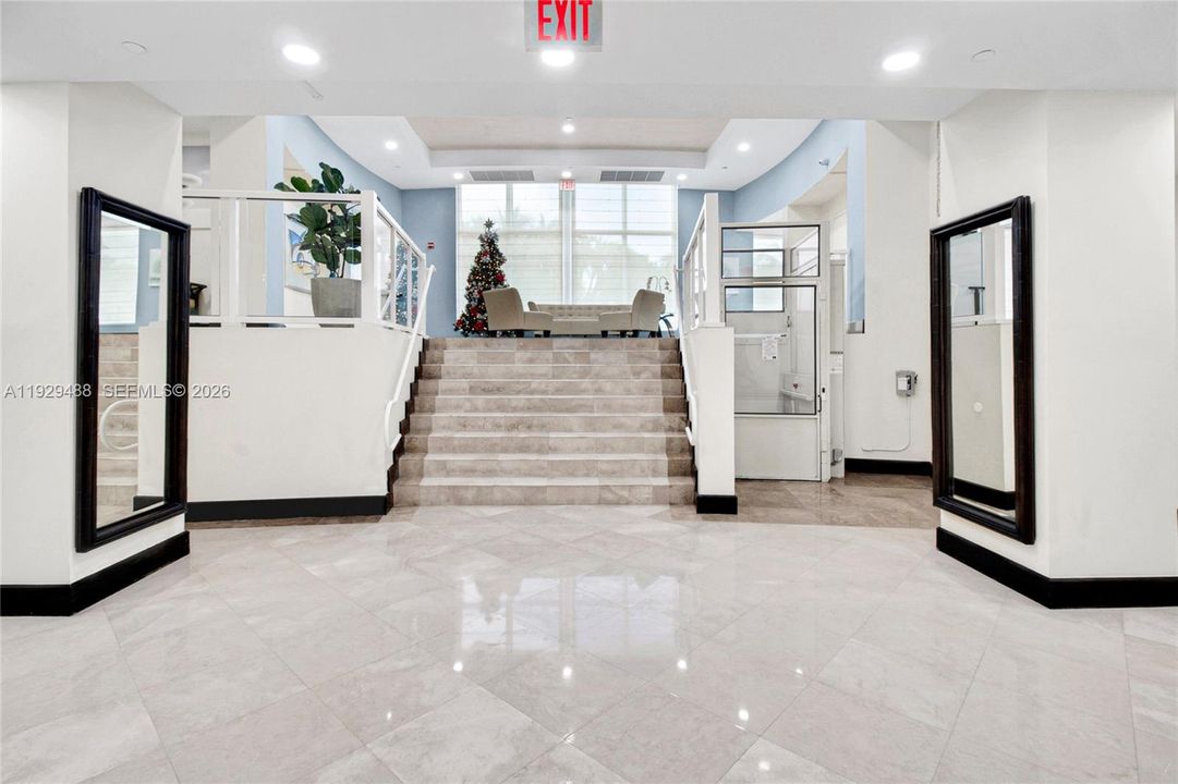 For Sale: $598,880 (1 beds, 1 baths, 961 Square Feet)