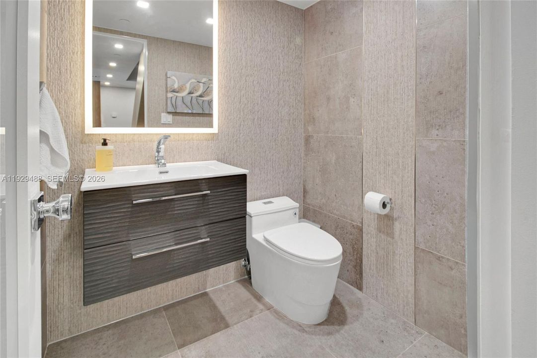 For Sale: $598,880 (1 beds, 1 baths, 961 Square Feet)