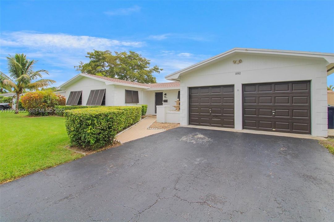 For Rent: $4,900 (3 beds, 2 baths, 1719 Square Feet)