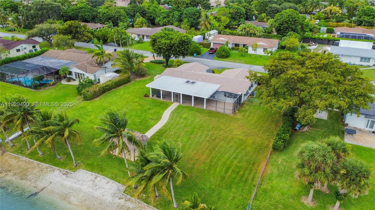 For Rent: $4,900 (3 beds, 2 baths, 1719 Square Feet)