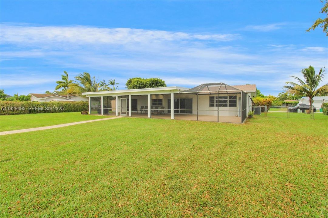 For Rent: $4,900 (3 beds, 2 baths, 1719 Square Feet)