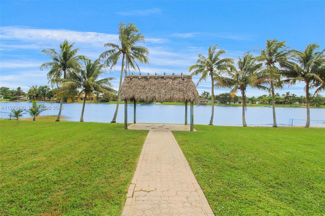 For Rent: $4,900 (3 beds, 2 baths, 1719 Square Feet)