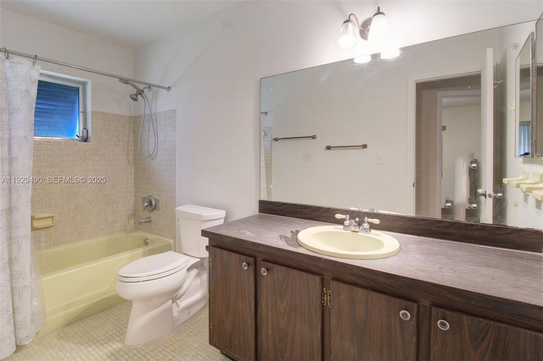 For Rent: $4,900 (3 beds, 2 baths, 1719 Square Feet)