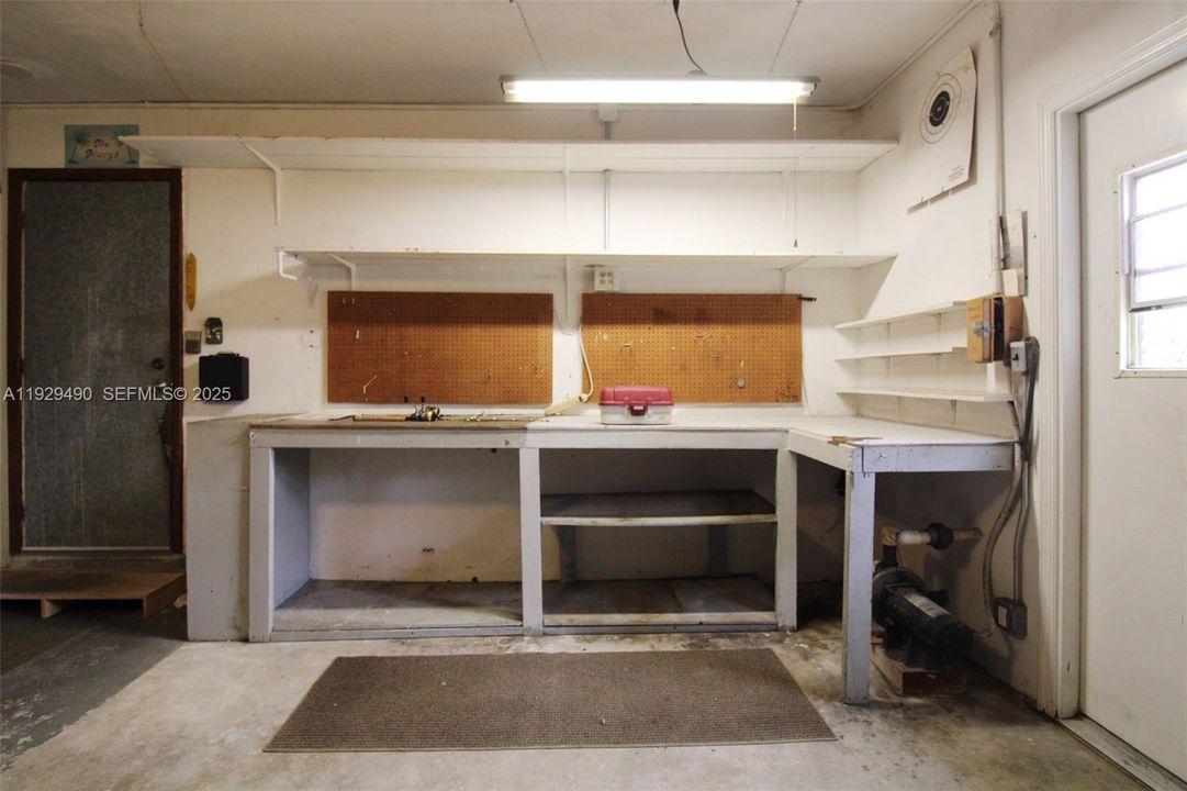 For Rent: $4,900 (3 beds, 2 baths, 1719 Square Feet)