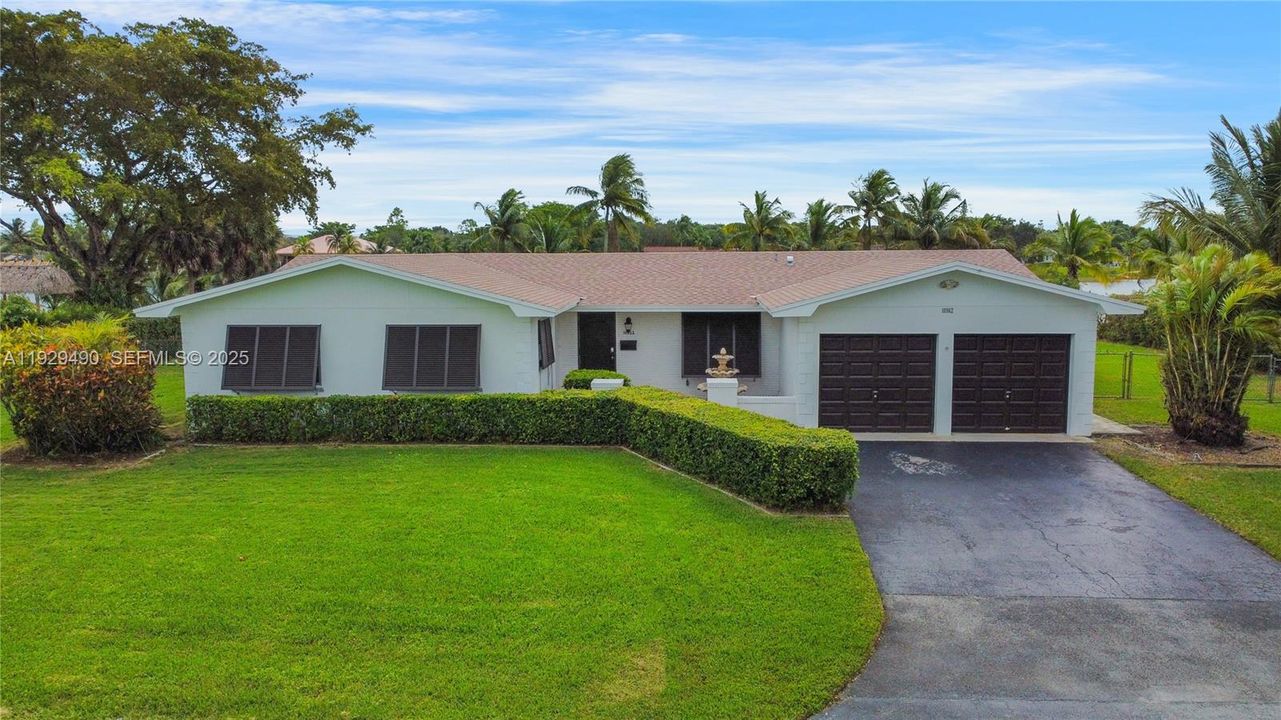 For Rent: $4,900 (3 beds, 2 baths, 1719 Square Feet)