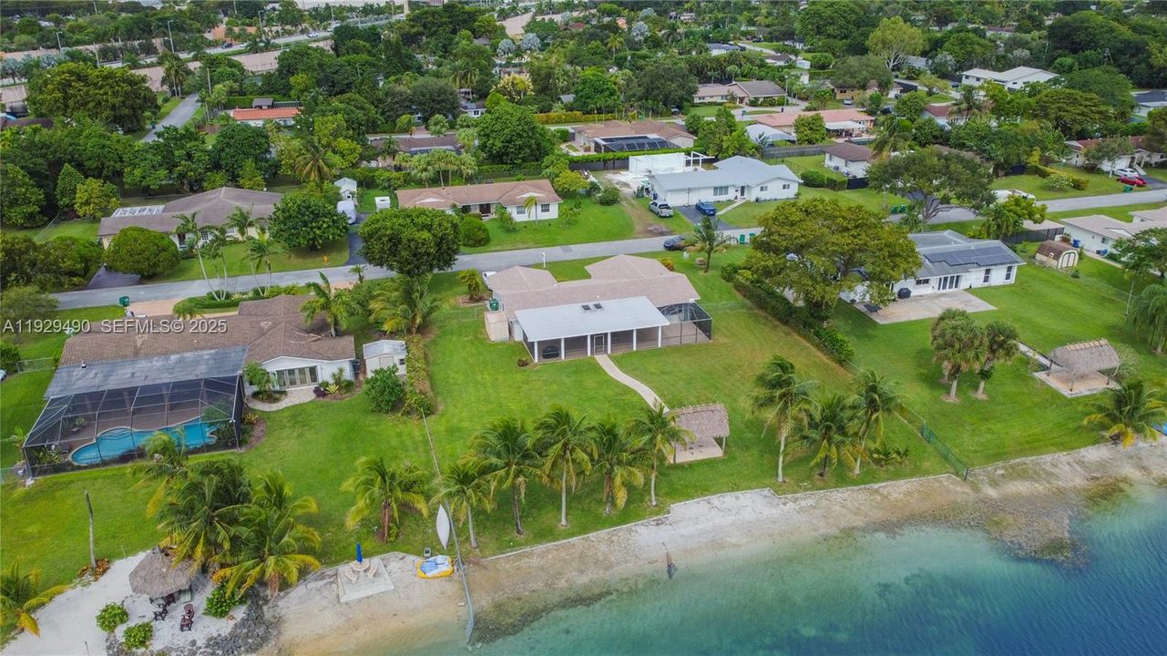 For Rent: $4,900 (3 beds, 2 baths, 1719 Square Feet)