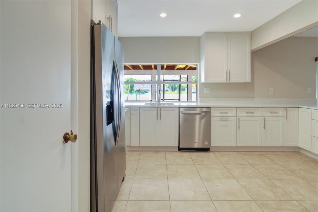 For Rent: $4,900 (3 beds, 2 baths, 1719 Square Feet)