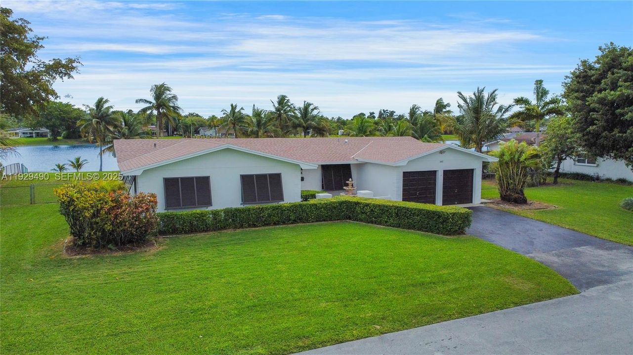 For Rent: $4,900 (3 beds, 2 baths, 1719 Square Feet)