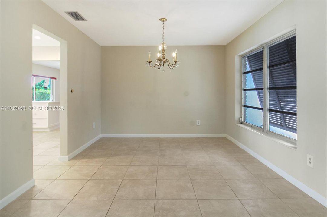 For Rent: $4,900 (3 beds, 2 baths, 1719 Square Feet)