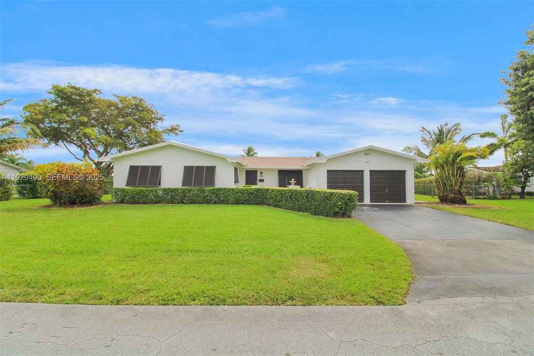 For Rent: $4,900 (3 beds, 2 baths, 1719 Square Feet)